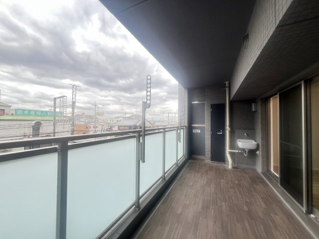 ピアッツァコート八木駅前のバルコニー|シンク付のバルコニーは便利です