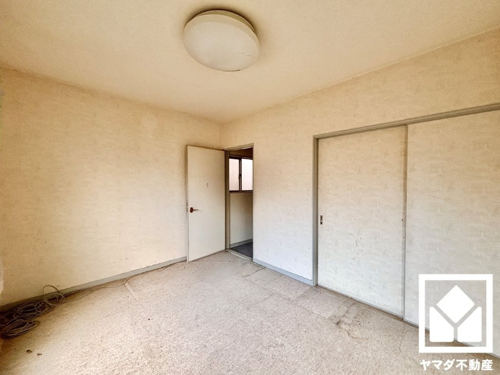 伏見区桃山町山ノ下の洋室