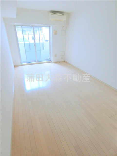 レグラス久が原の居間・リビング|南西向きの洋室10帖！