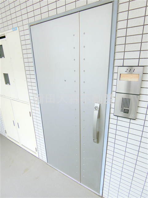 レグラス久が原の玄関