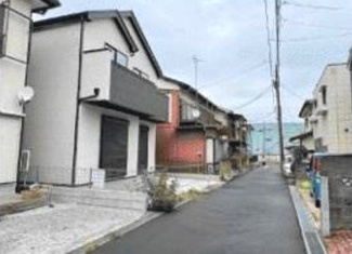 【前面道路含む現地写真】