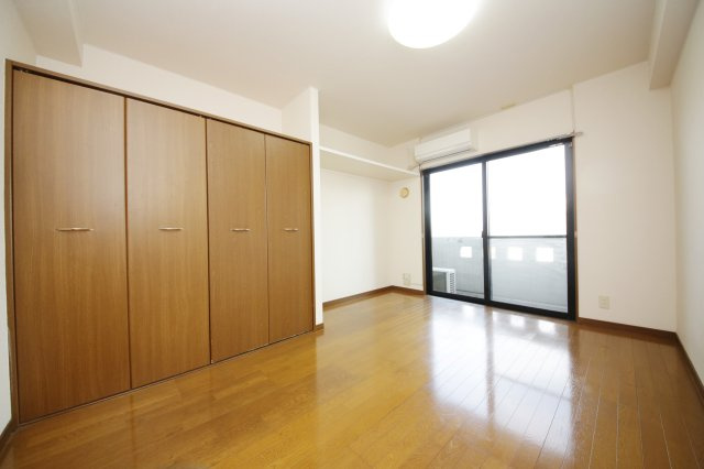 ソアレ住吉の洋室|別部屋同間取りのお写真となります。参考にご覧くださいませ。