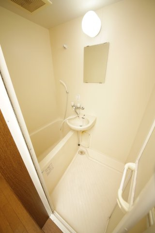 ソアレ住吉の浴室|別部屋同間取りのお写真となります。参考にご覧くださいませ。