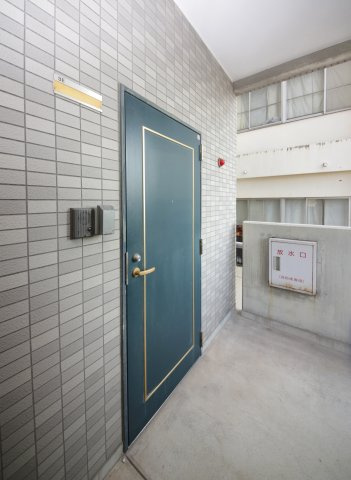 ソアレ住吉の玄関