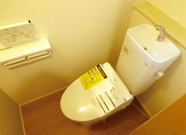 十王町貸家のトイレ