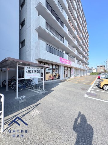 ホワイトパレス姪浜の外観
