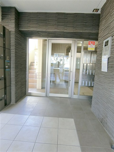 ビラフォレスト武蔵新田のエントランス