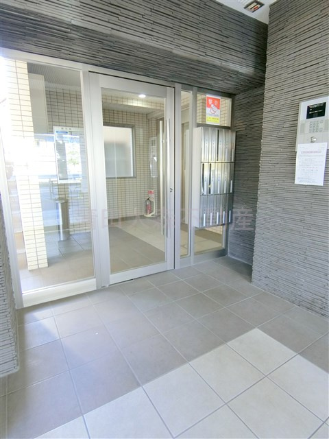 ビラフォレスト武蔵新田のエントランス