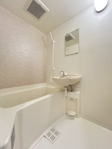 アンセラジオ新越谷の浴室