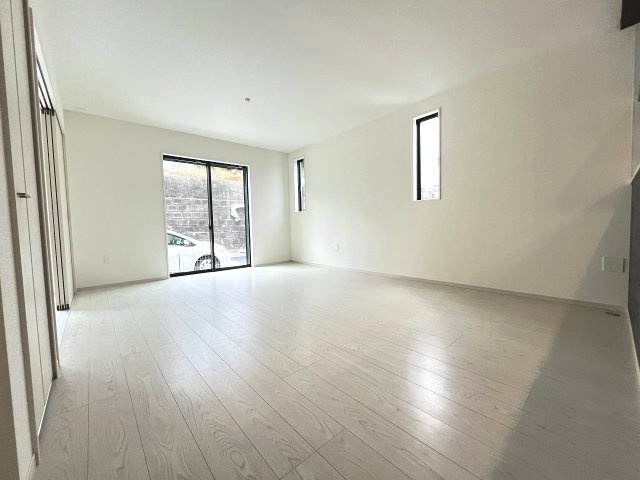 【居間・リビング】 | 福岡市城南区堤1丁目2期　1号棟（全2棟）【仲介手数料無料・0円】 | 現地写真。