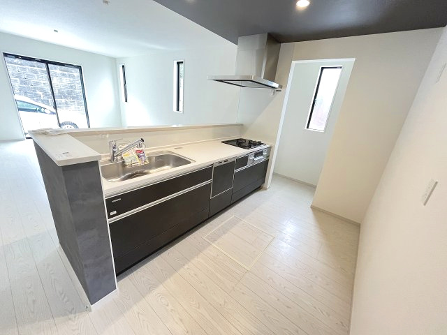 【キッチン】 | 福岡市城南区堤1丁目2期　1号棟（全2棟）【仲介手数料無料・0円】 | 現地写真。