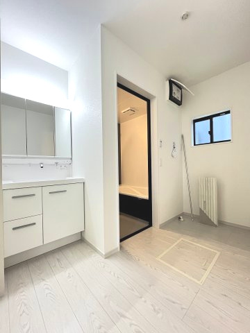 【洗面所】 | 福岡市城南区堤1丁目2期　1号棟（全2棟）【仲介手数料無料・0円】 | 現地写真。