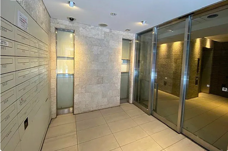 プラウドフラット三越前のロビー