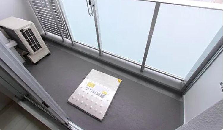 プラウドフラット三越前のバルコニー