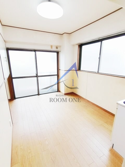 ハイネス笠原の居間・リビング|洋室のお部屋です。