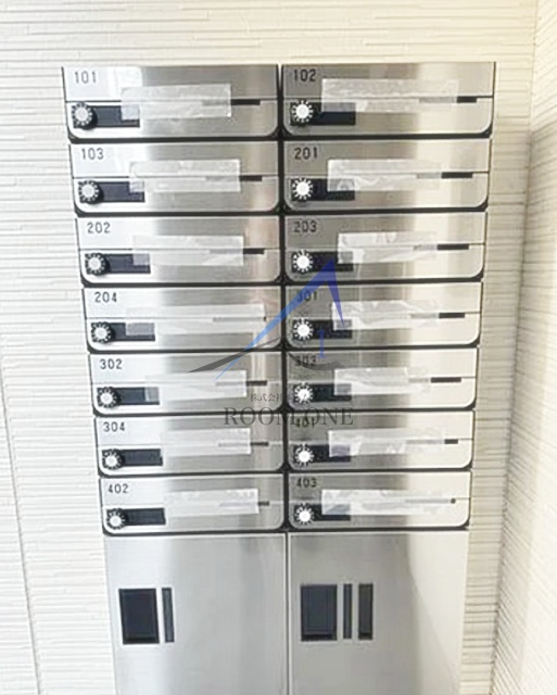 Kms coyo西日暮里のその他共用部分|集合ポストと宅配ボックスです。