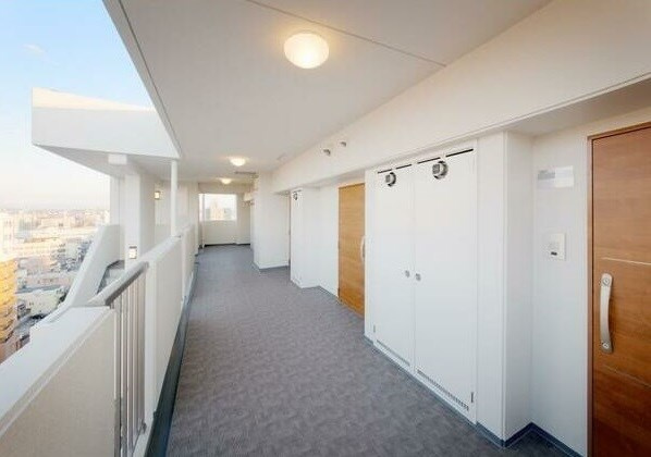 パルティール原駅前の玄関