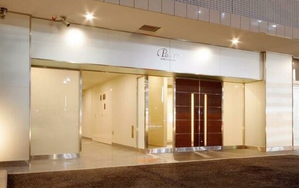 パルティール原駅前のエントランス