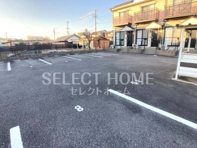 【駐車場】 | SunGardenぴの | 駐車場に車を止められます