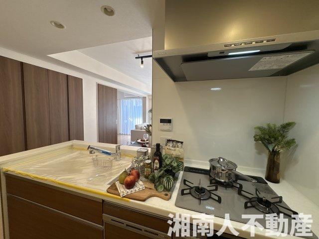 オハナ平塚袖ヶ浜のキッチン|コンパクトなキッチンで掃除もラクラク