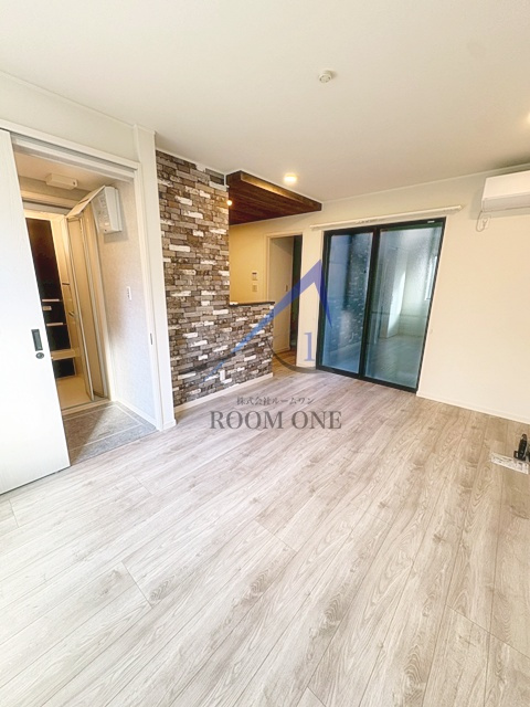 Ｈｅｉｍ　Ｋｏｍｏｒｅｌｉａの居間・リビング|洋室のお部屋です。