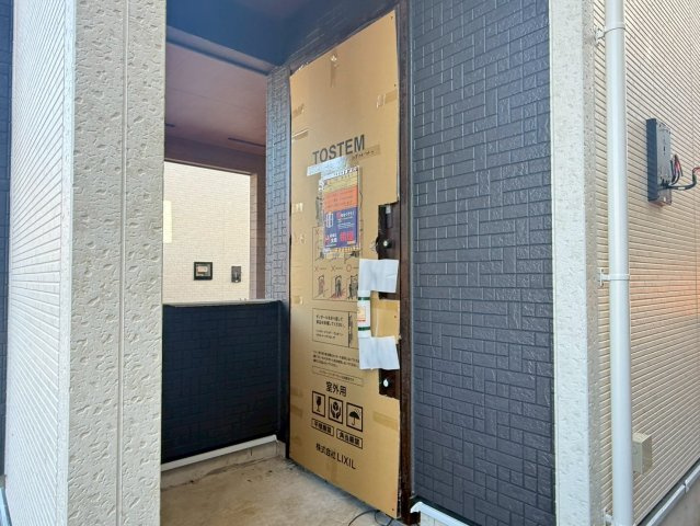 川口市大字安行領家　新築一戸建て　6号棟の玄関|シンプルで使いやすい玄関です