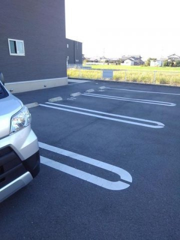 ヴィラ・アリエッタ　Ａの駐車場|駐車場に車を止められます