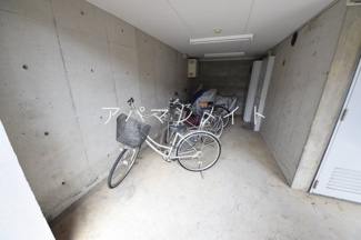 【その他共用部分】 | 駐輪スペースになります