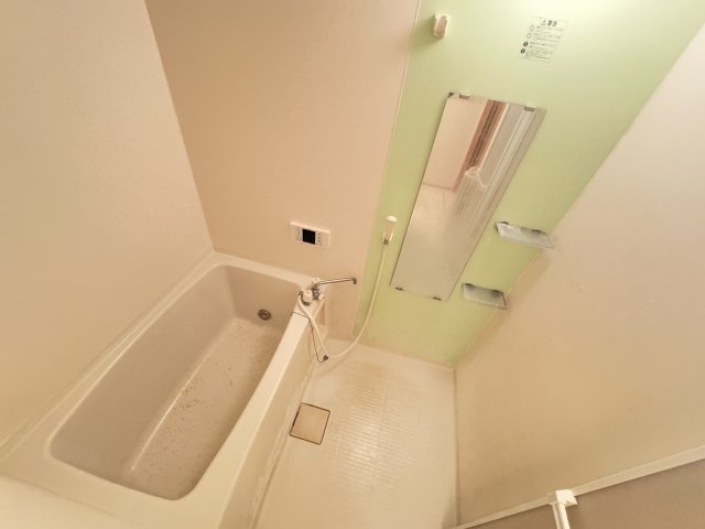 マサーレ・オガワ　B棟の浴室