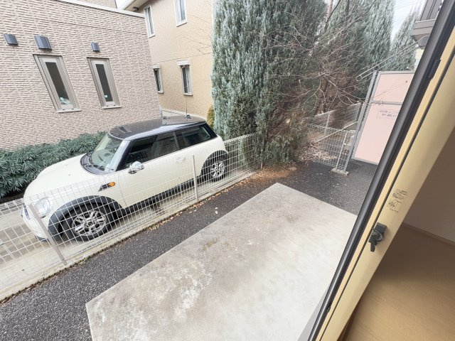 マサーレ・オガワ　B棟の庭