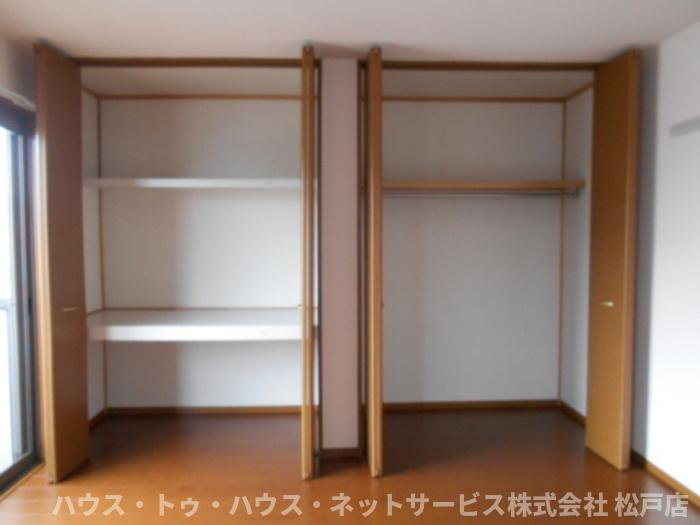 リビングタウンみのり台　Ａの収納