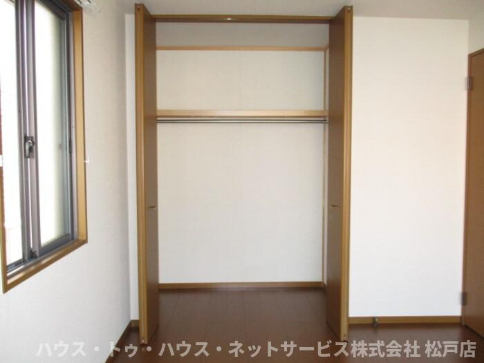 リビングタウンみのり台　Ａの収納