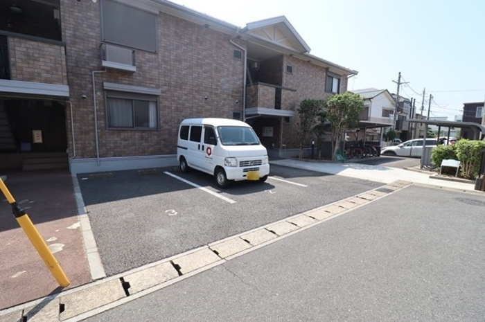 リビングタウンみのり台　Ａの駐車場