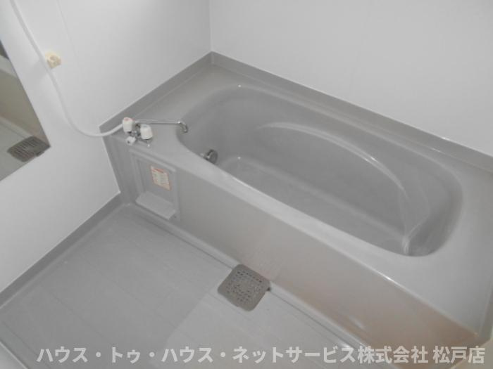 リビングタウンみのり台　Ａの浴室