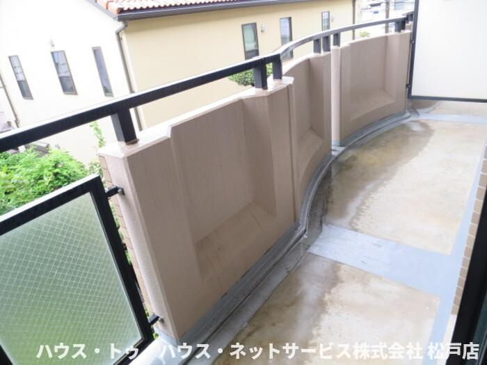 メゾン・フラワーヒルのバルコニー