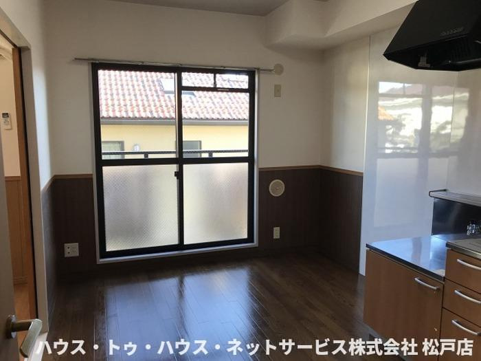 メゾン・フラワーヒルの居間・リビング