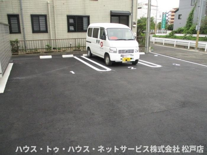 コスモ22の駐車場