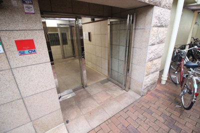 【エントランス】 | ブリリアント・コート | エントランス