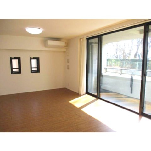 プレシス横濱山手パークフロント（０２１０１８）の居間・リビング