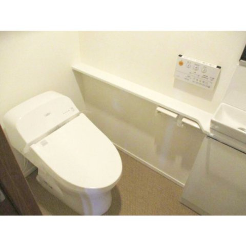 プレシス横濱山手パークフロント（０２１０１８）のトイレ