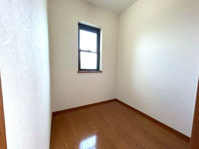 三木市末広３丁目　中古建ての収納