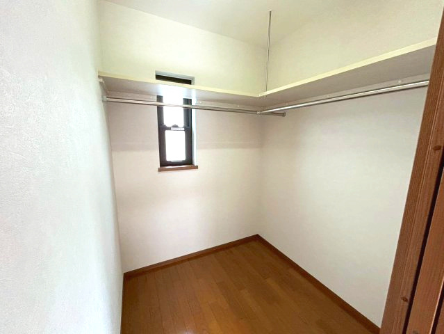 三木市末広３丁目　中古建ての収納