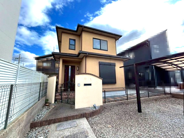 三木市末広３丁目　中古建ての玄関