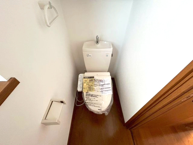 三木市末広３丁目　中古建てのトイレ