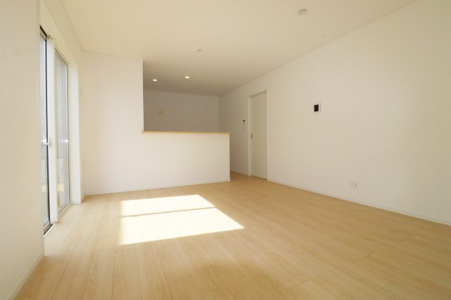 須賀川市和田字立石　　　１号棟　　　須賀川第3小学校、須賀川第３中学区の居間・リビング