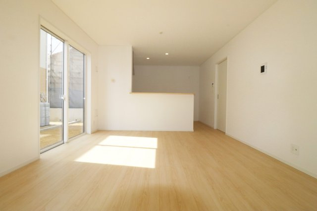 須賀川市和田字立石　　　１号棟　　　須賀川第3小学校、須賀川第３中学区の居間・リビング