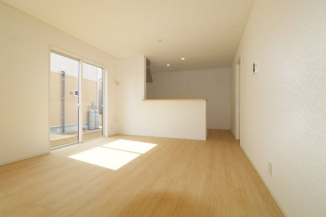 須賀川市和田字立石　　　１号棟　　　須賀川第3小学校、須賀川第３中学区の居間・リビング