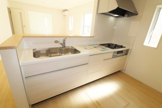 須賀川市和田字立石　　　１号棟　　　須賀川第3小学校、須賀川第３中学区のキッチン