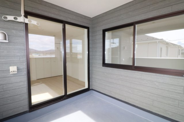 須賀川市和田字立石　　　１号棟　　　須賀川第3小学校、須賀川第３中学区のバルコニー