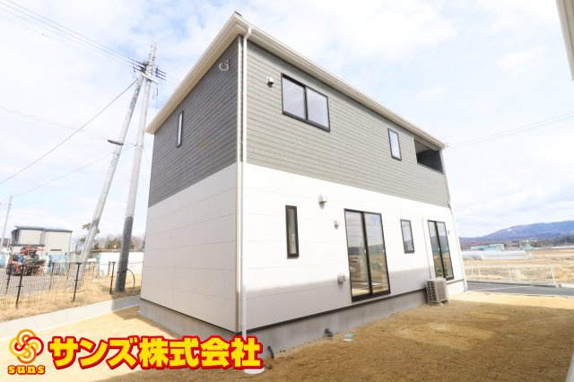 須賀川市和田字立石　　　１号棟　　　須賀川第3小学校、須賀川第３中学区の外観|南西側から見た外観